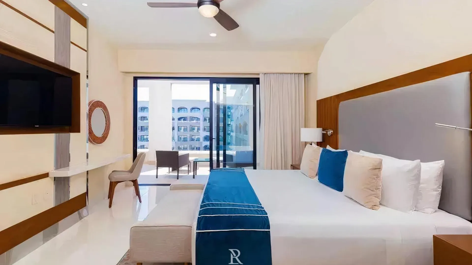 Two Bedroom Suite Pool View - Villa La Valencia カボ・サン・ルーカス